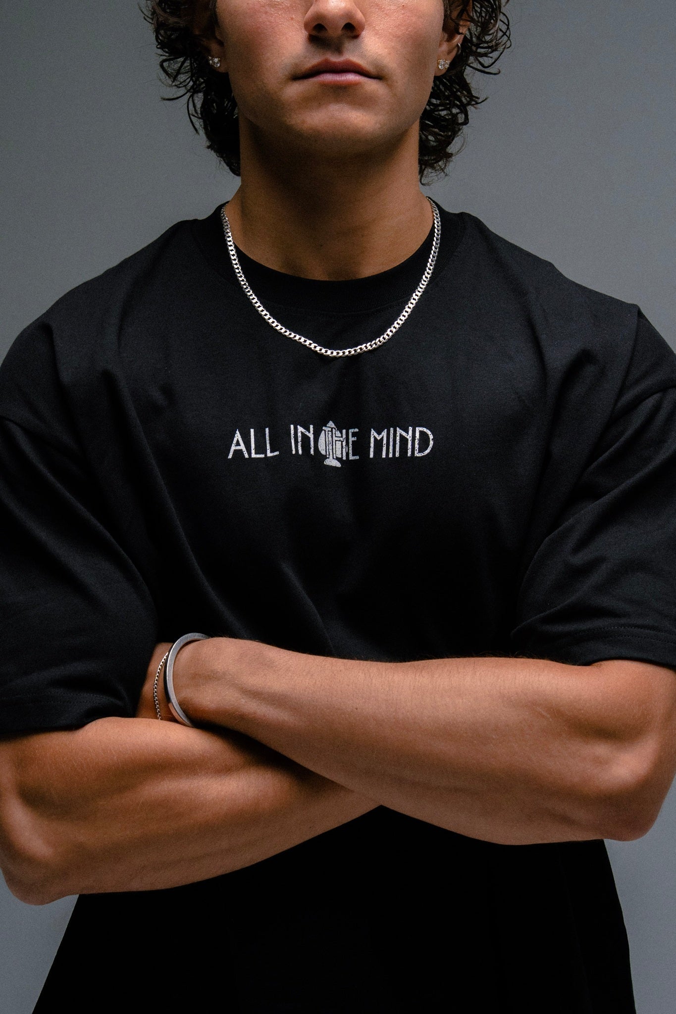 NEVER FOLD TEE